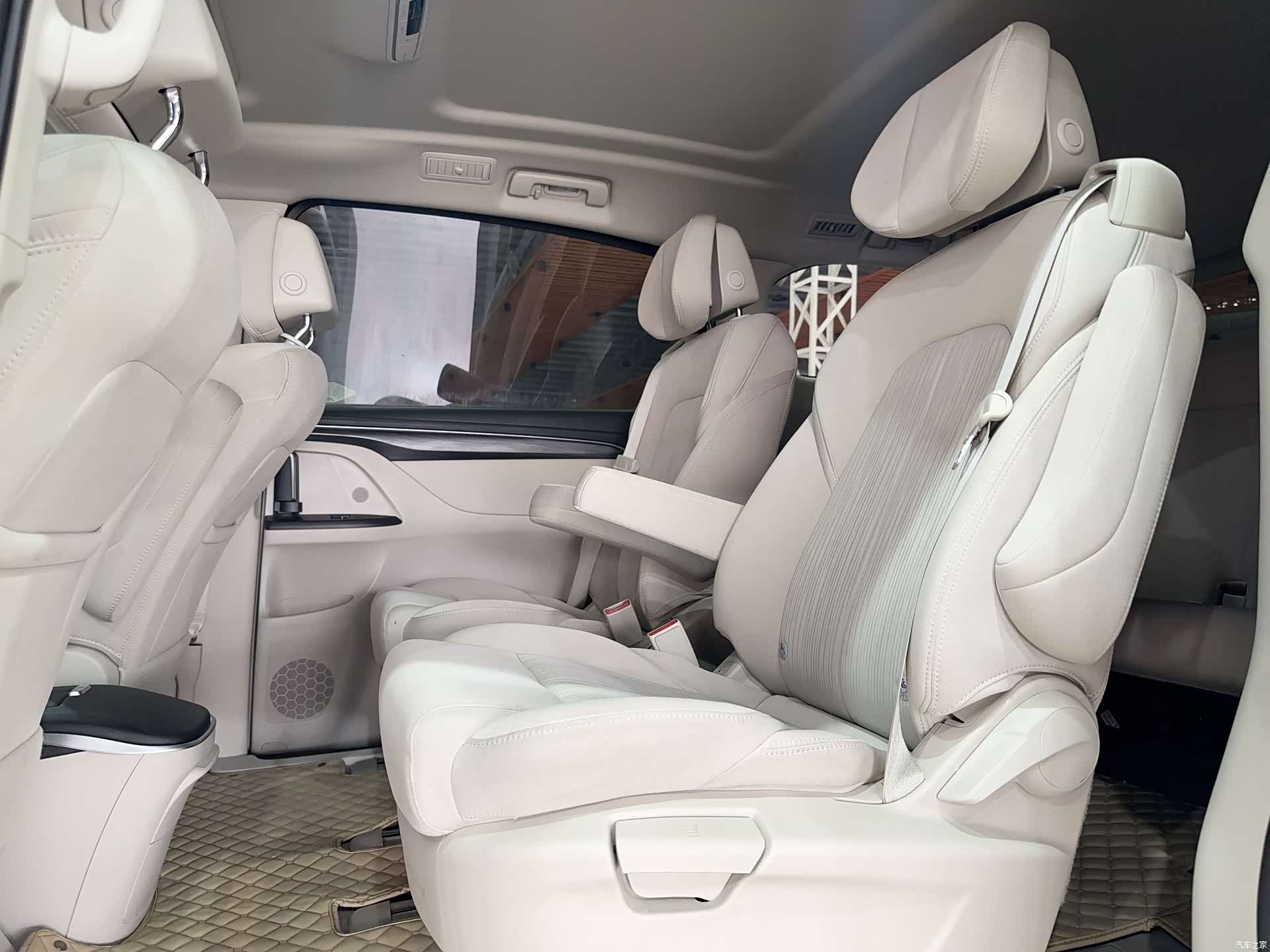 Buick GL8, 2021 9