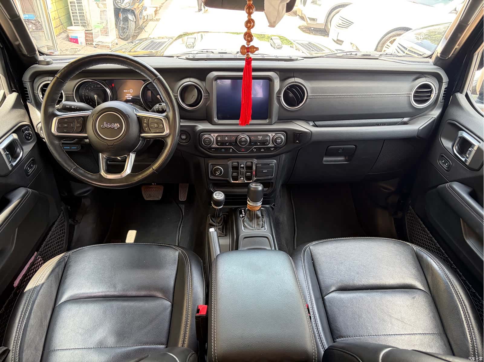 Jeep Wrangler, 2022 12