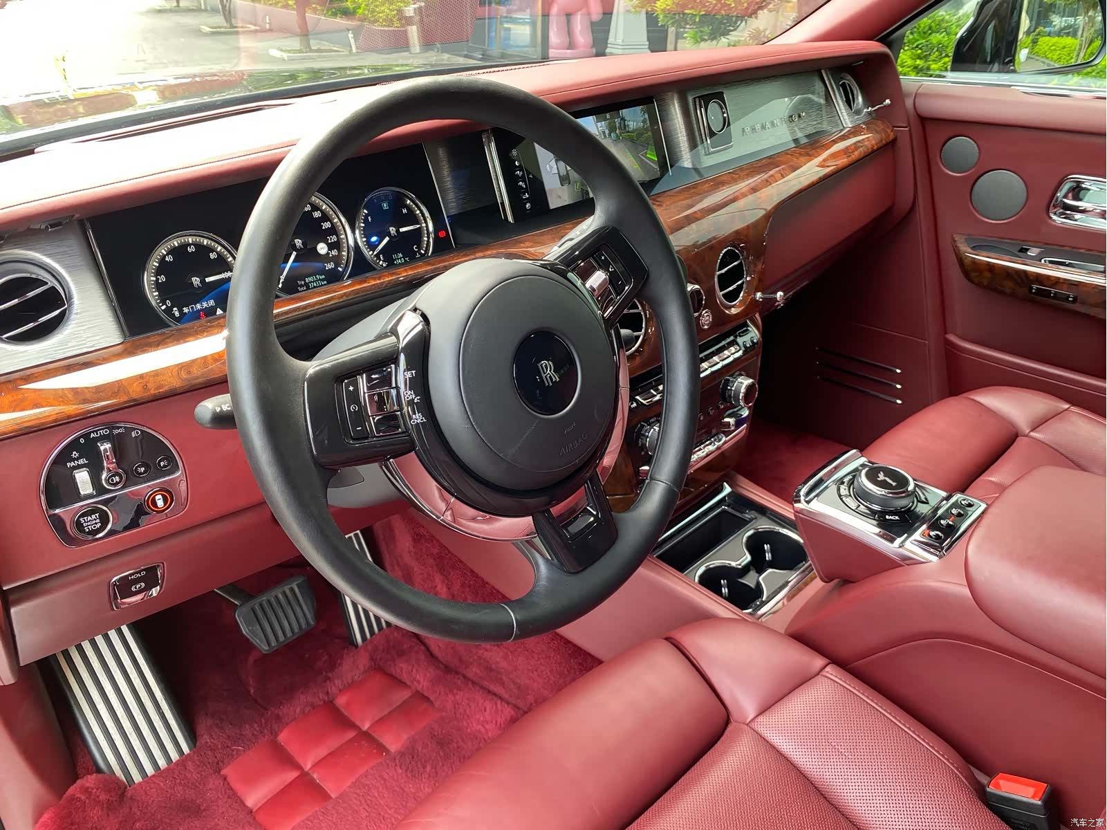 Rolls-Royce Phantom, 2019 4