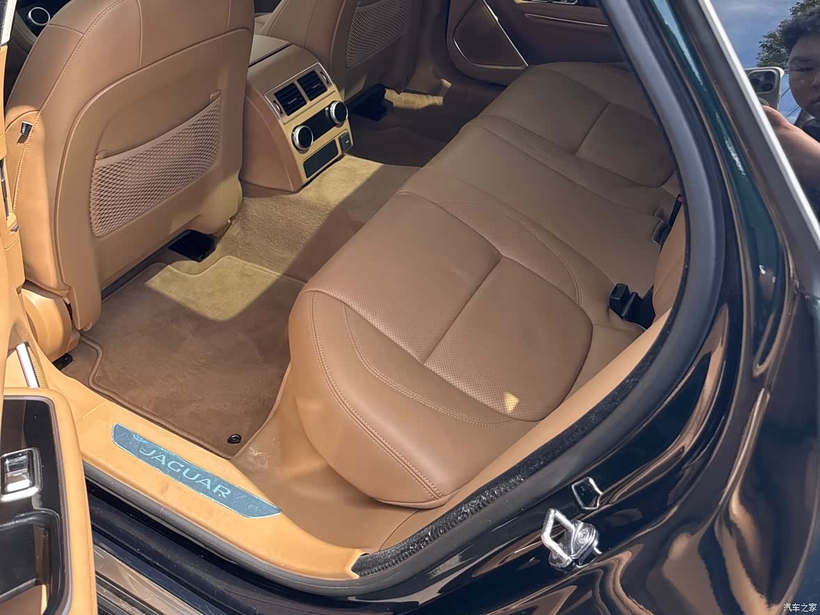 Land Rover P250, 2022 все фото