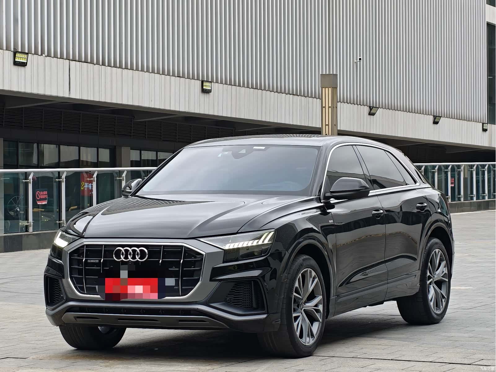 Audi Q8, 2023 1