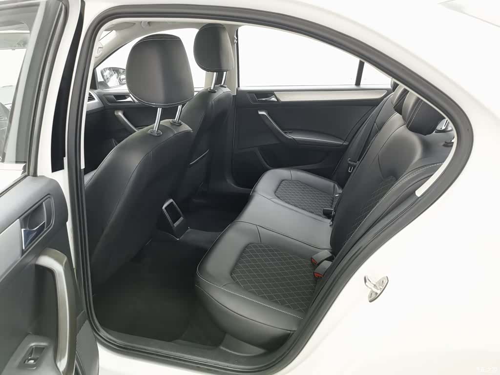 Skoda Rapid, 2018 15