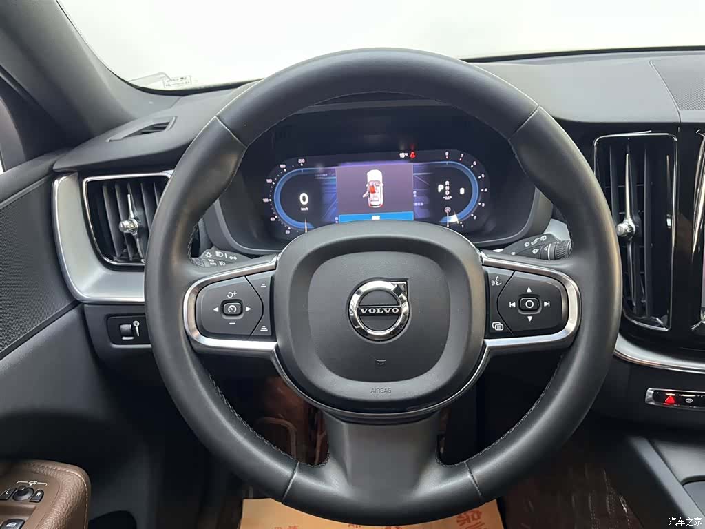 Volvo XC60, 2022 11