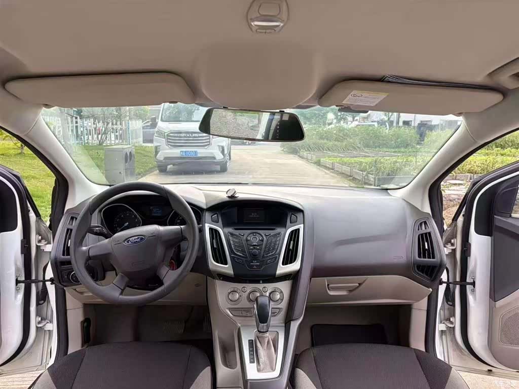 Ford Focus, 2014 4