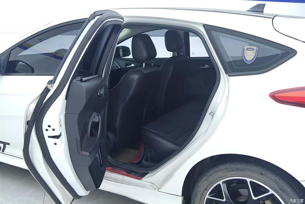Ford Focus, 2017 11