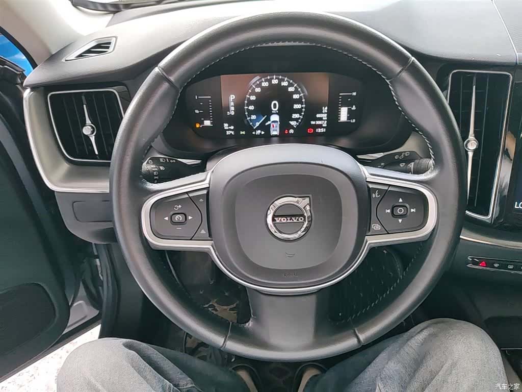 Volvo XC60, 2019 11