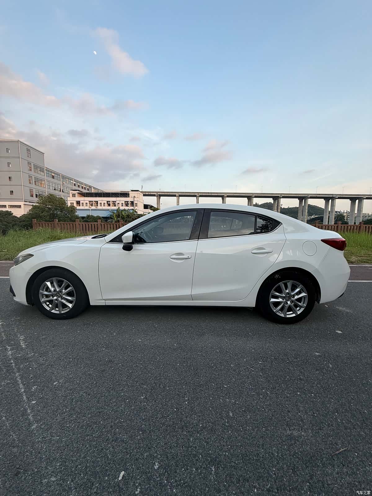 Mazda Mazda3, 2016 11