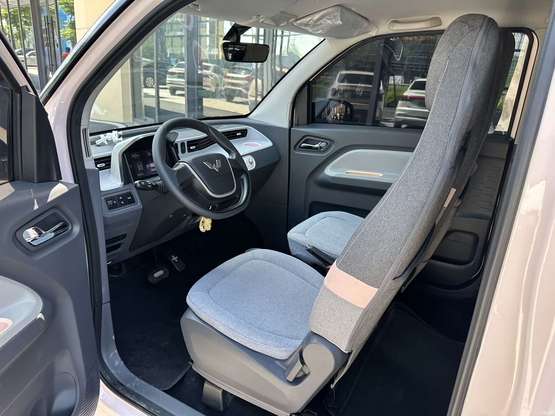 Wuling MINIEV, 2023 7