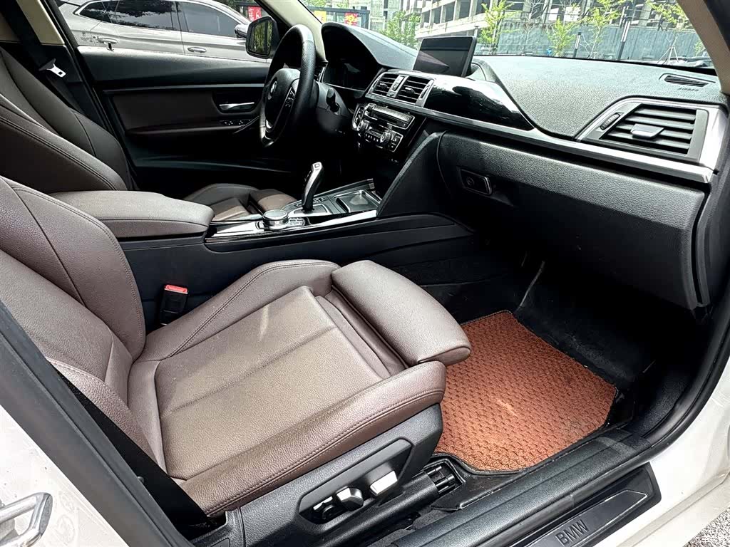 BMW 3 Series, 2019 7