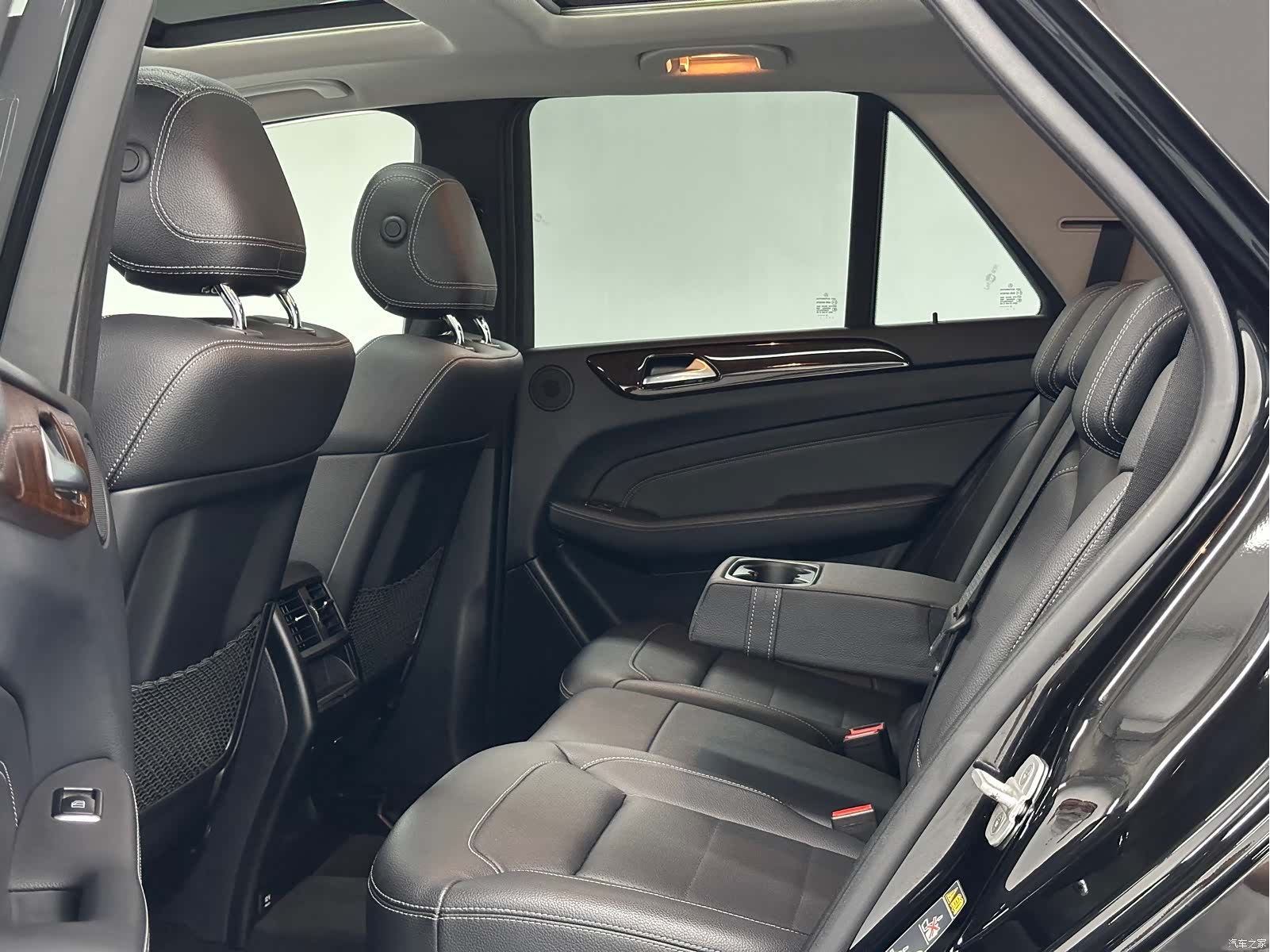 Mercedes-Benz M-Class, 2015 9