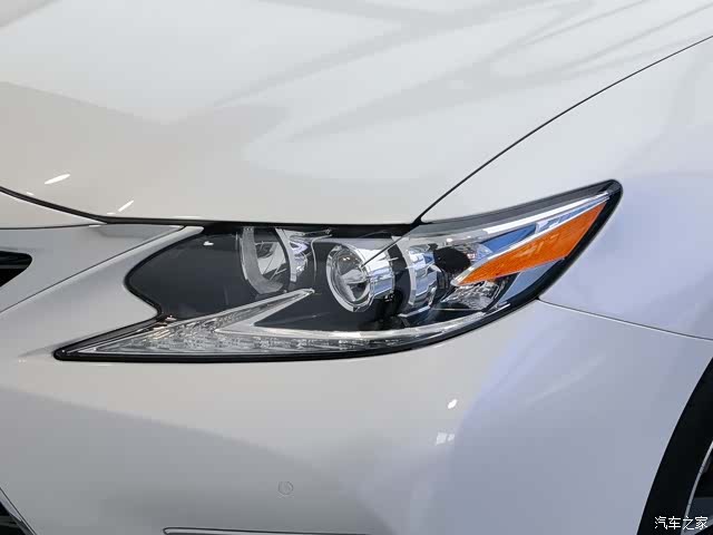 Lexus ES, 2017 10
