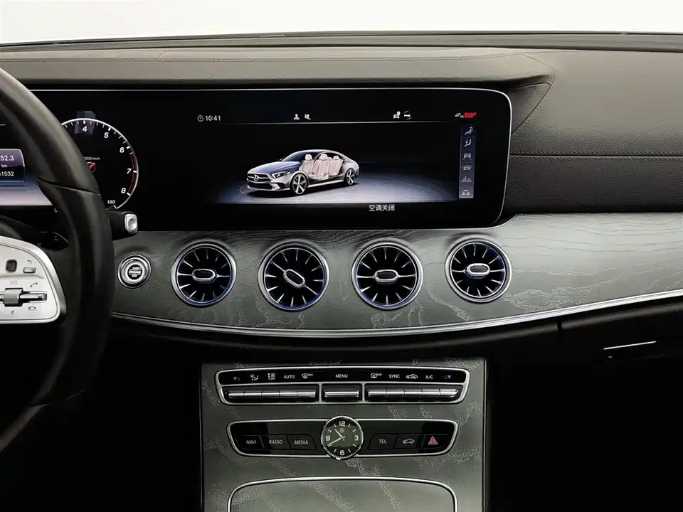 Mercedes-Benz CLS Mercedes-Benz CLS
