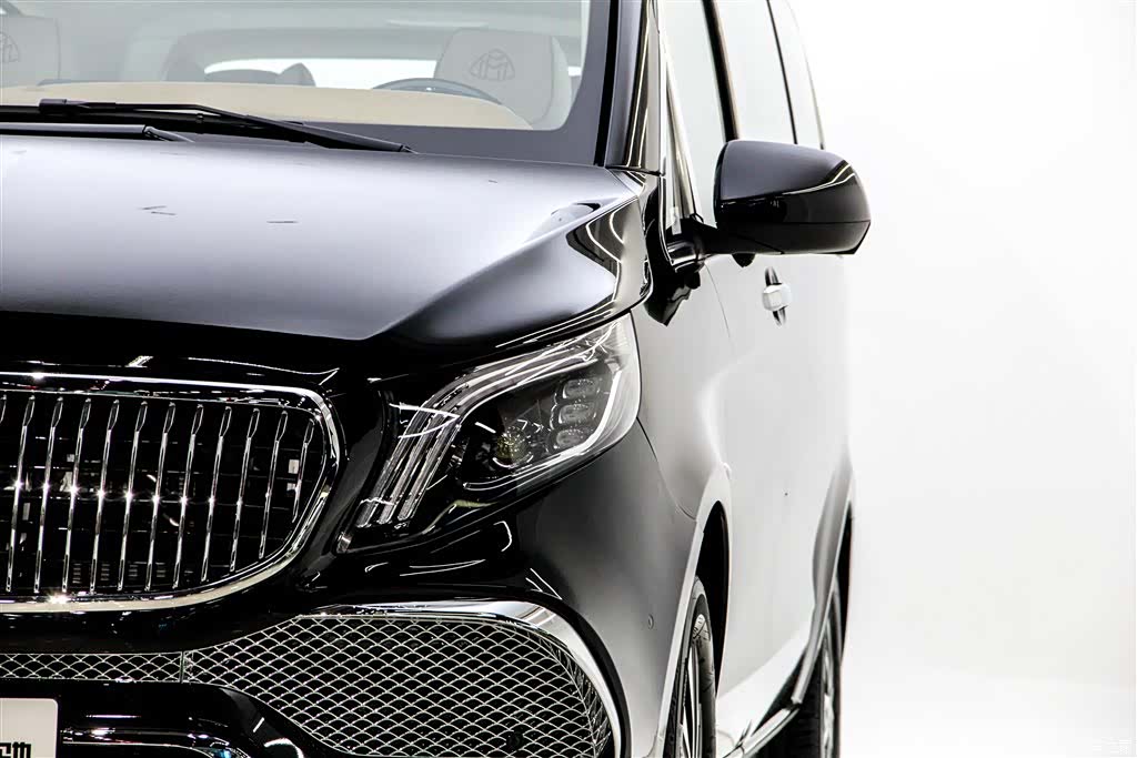 Mercedes-Benz 7, 2024 все фото