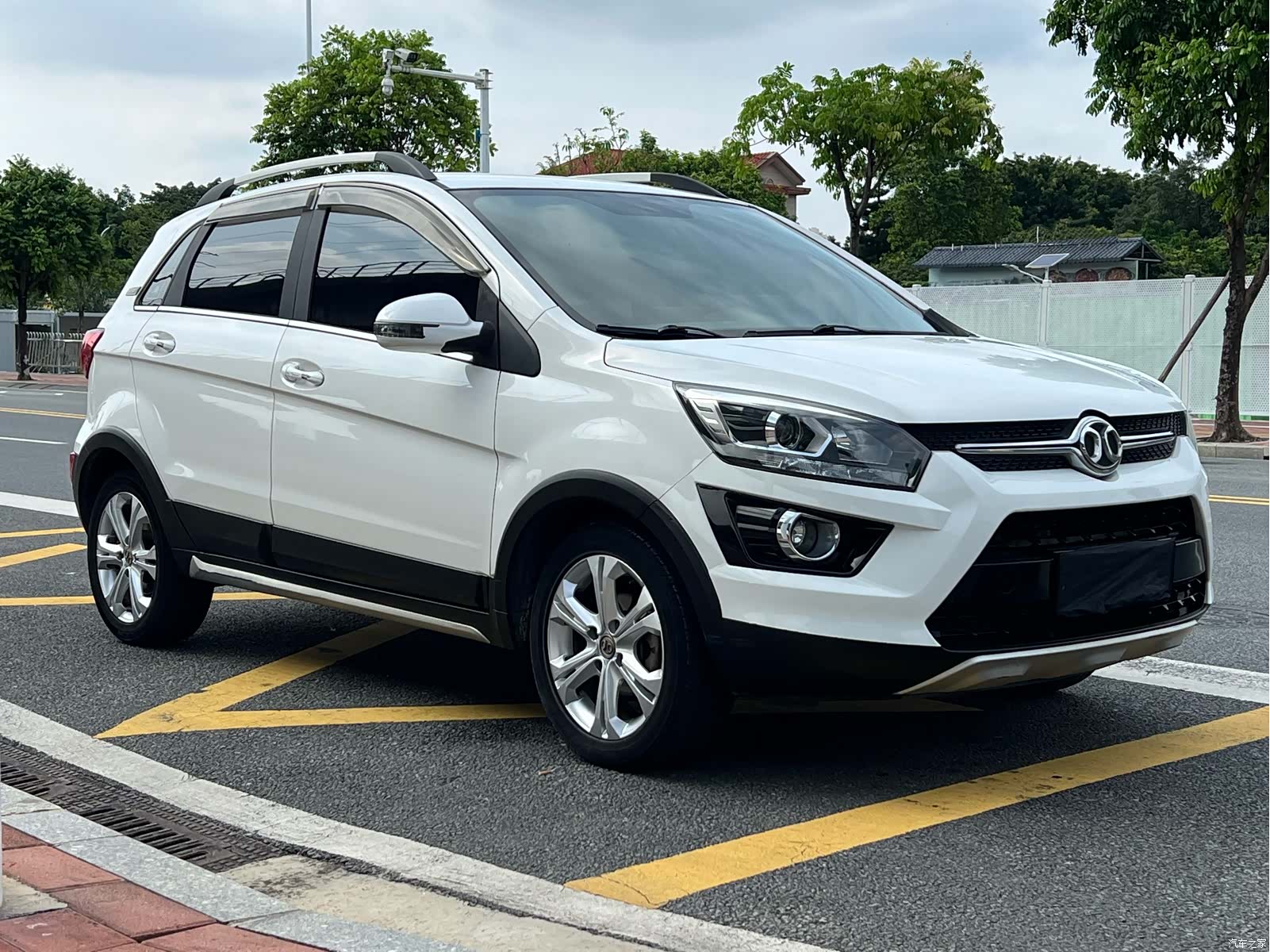 BAIC X25, 2016 3