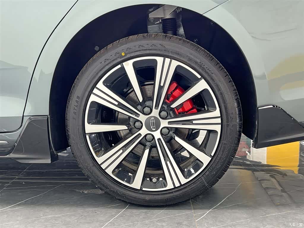 Geely Preface, 2026 12