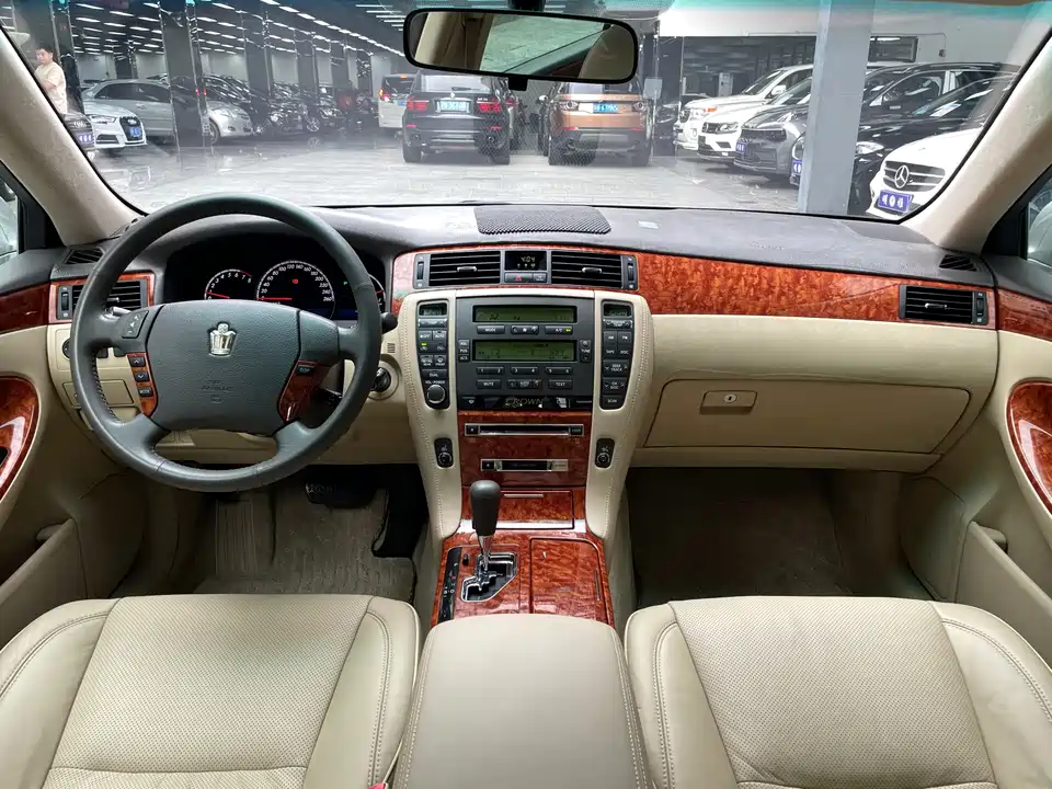 Toyota crown