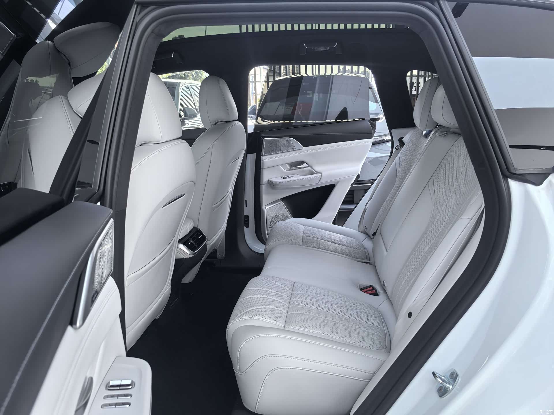 Xpeng G9, 2025 11