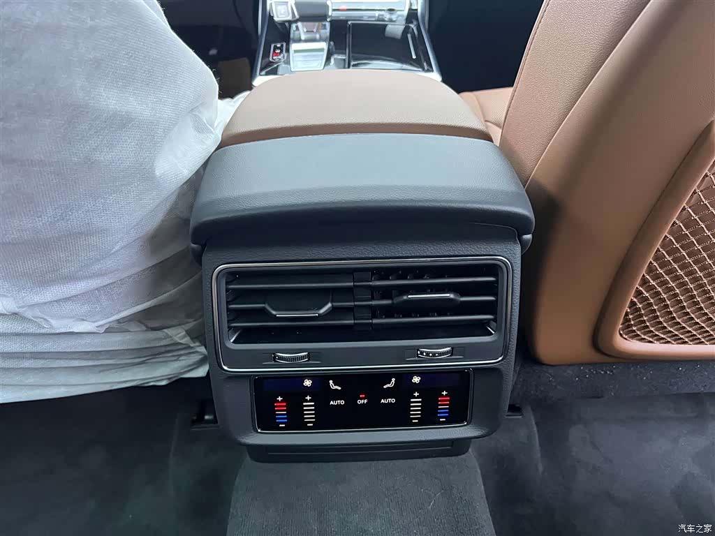 Audi Q7, 2025 19