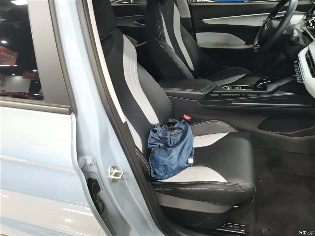 Geely Binray, 2025 25