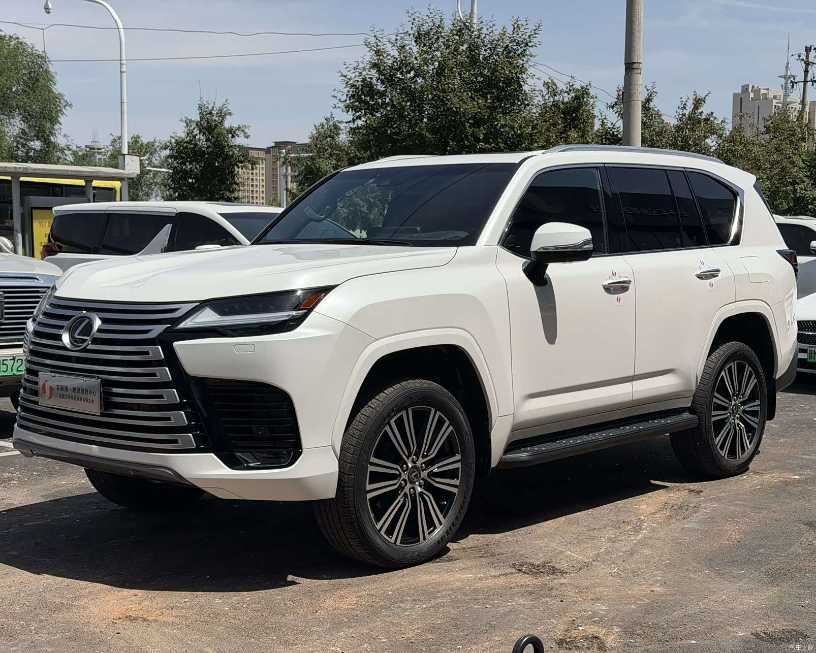 Lexus LX, 2023 2