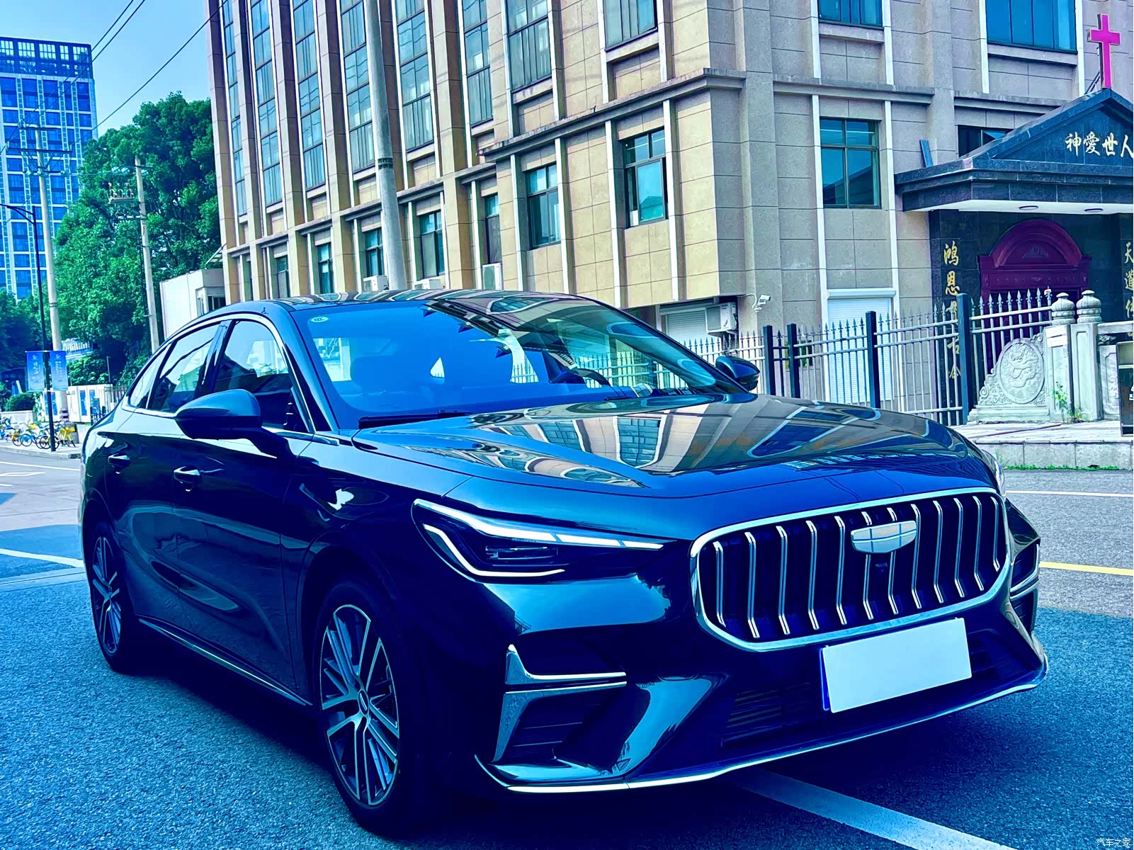 Geely Emgrand, 2026 3
