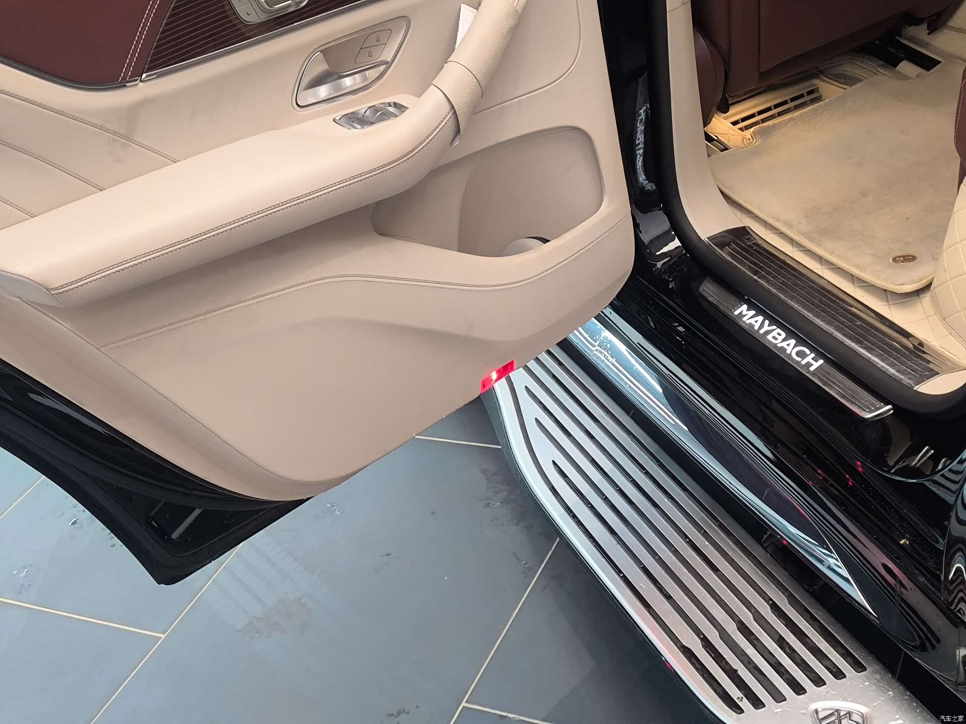 Maybach GLS, 2022 15