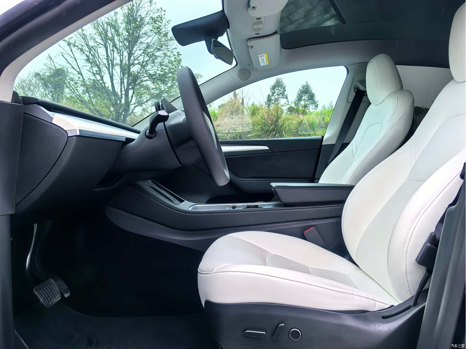 Tesla Model Y, 2023 7