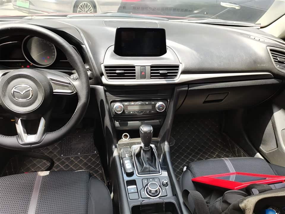 Mazda 3 Angkesaila