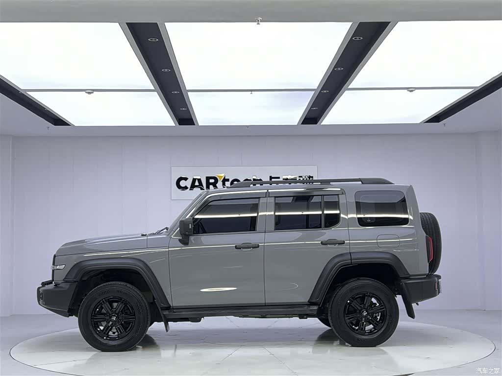 Tank 300, 2022 8