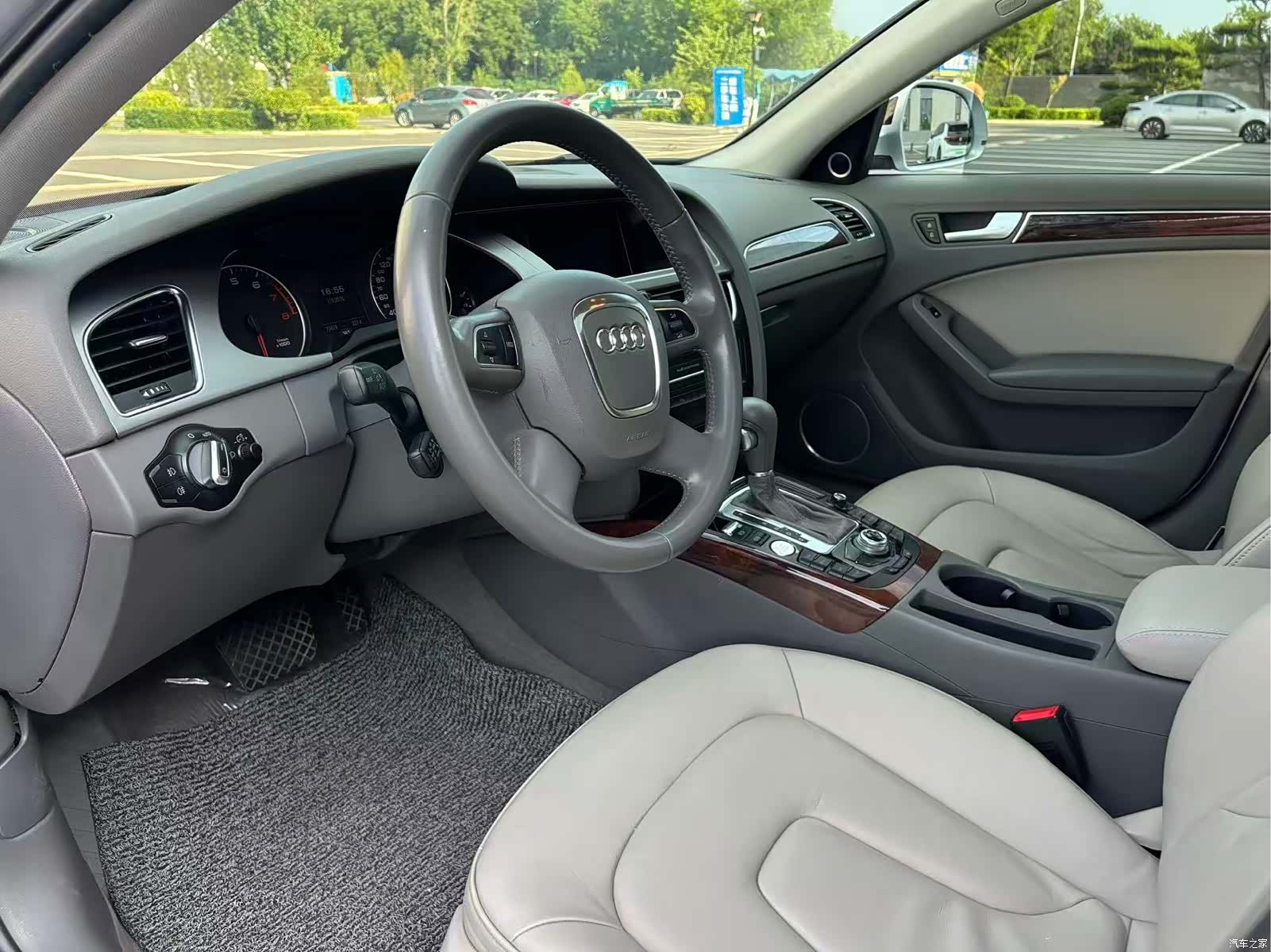 Audi A4L, 2011 10
