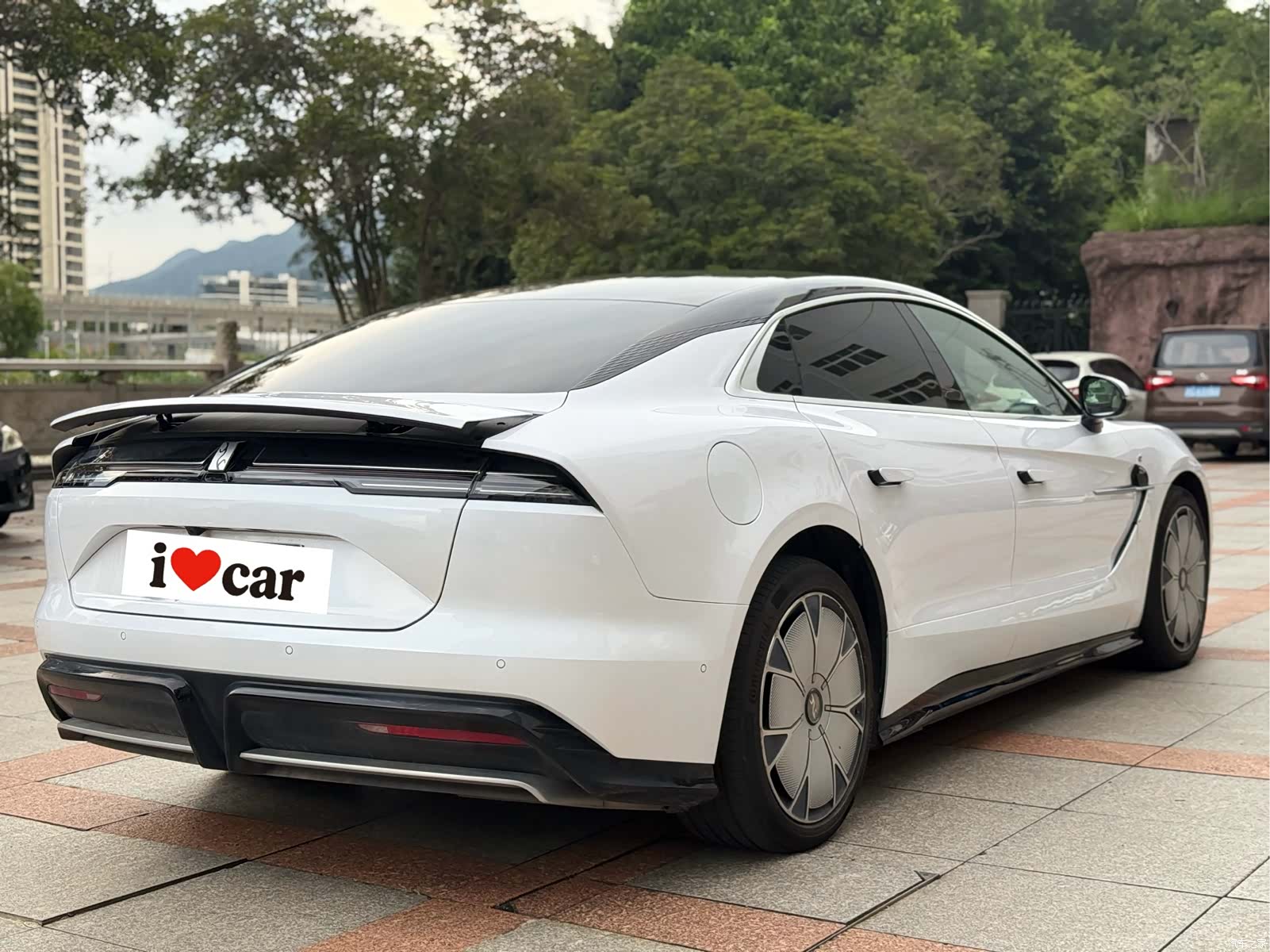 Yangwang U7, 2025 2