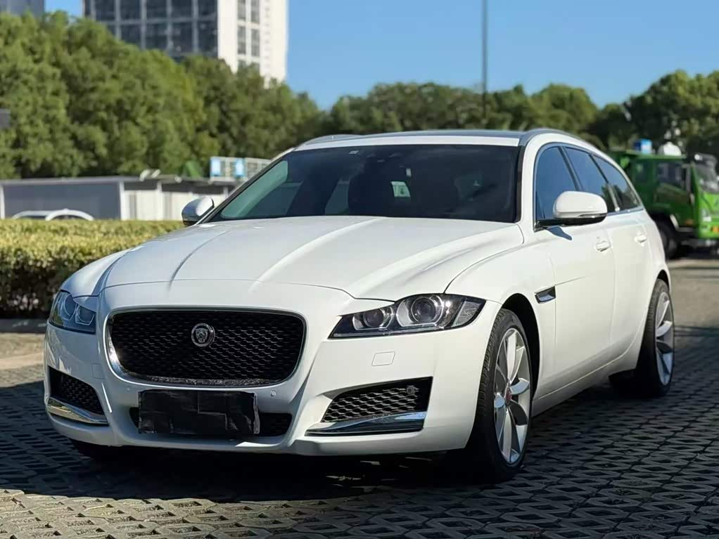 Jaguar XF