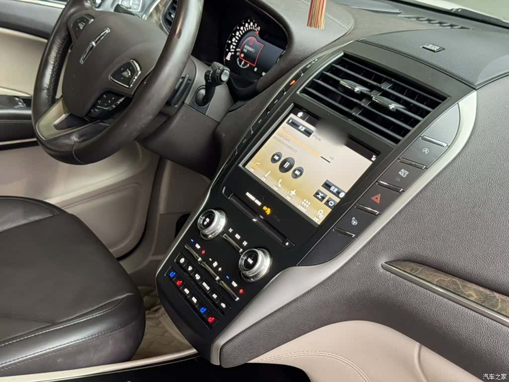 Lincoln MKC, 2017 все фото