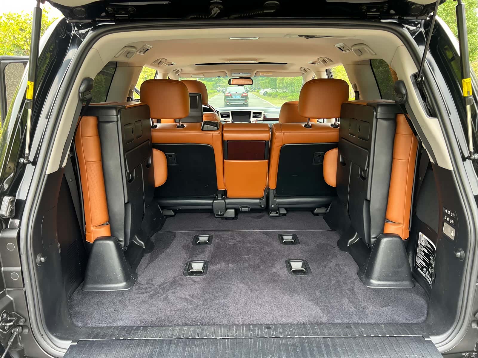 Lexus LX, 2013 12