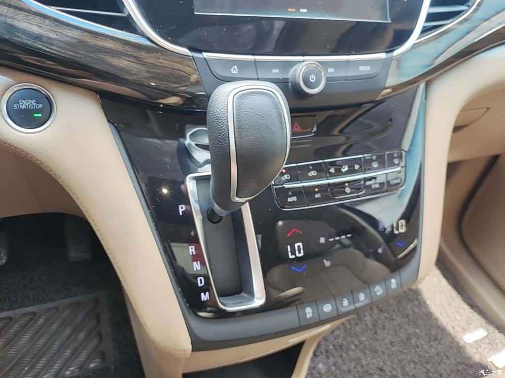 Buick GL8, 2017 14