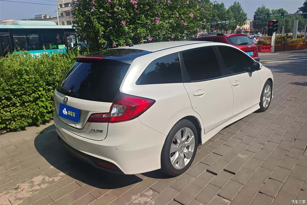 Honda Jade, 2015 3