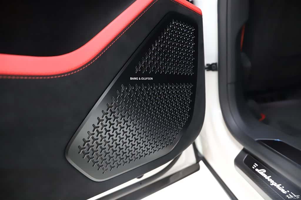 Lamborghini Urus, 2024 21