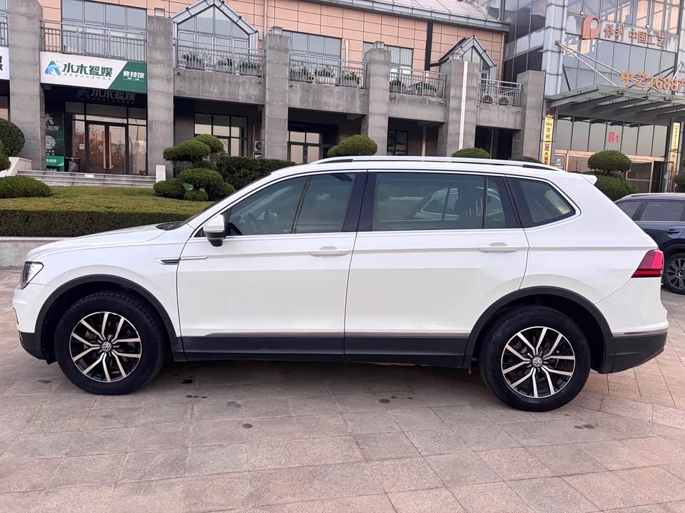 Volkswagen Tiguan L
