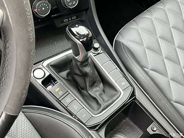 Volkswagen Sagitar, 2025 23