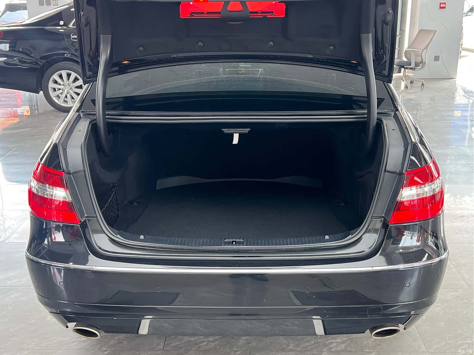 Mercedes-Benz E-Class, 2013 24