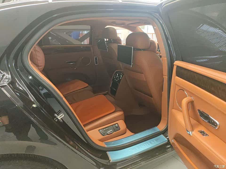 Bentley Flying Spur, 2018 7