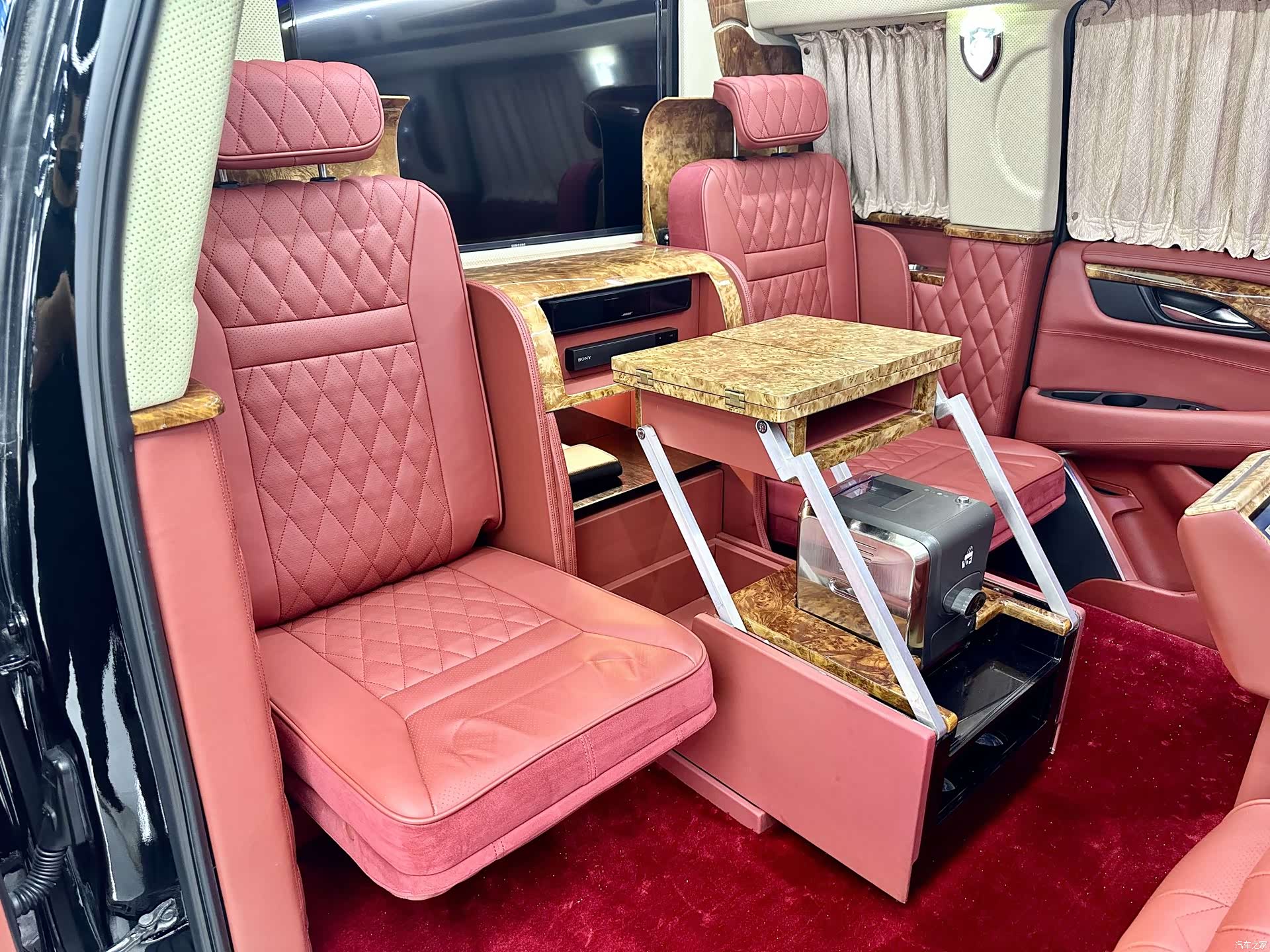 Cadillac Escalade, 2017 9