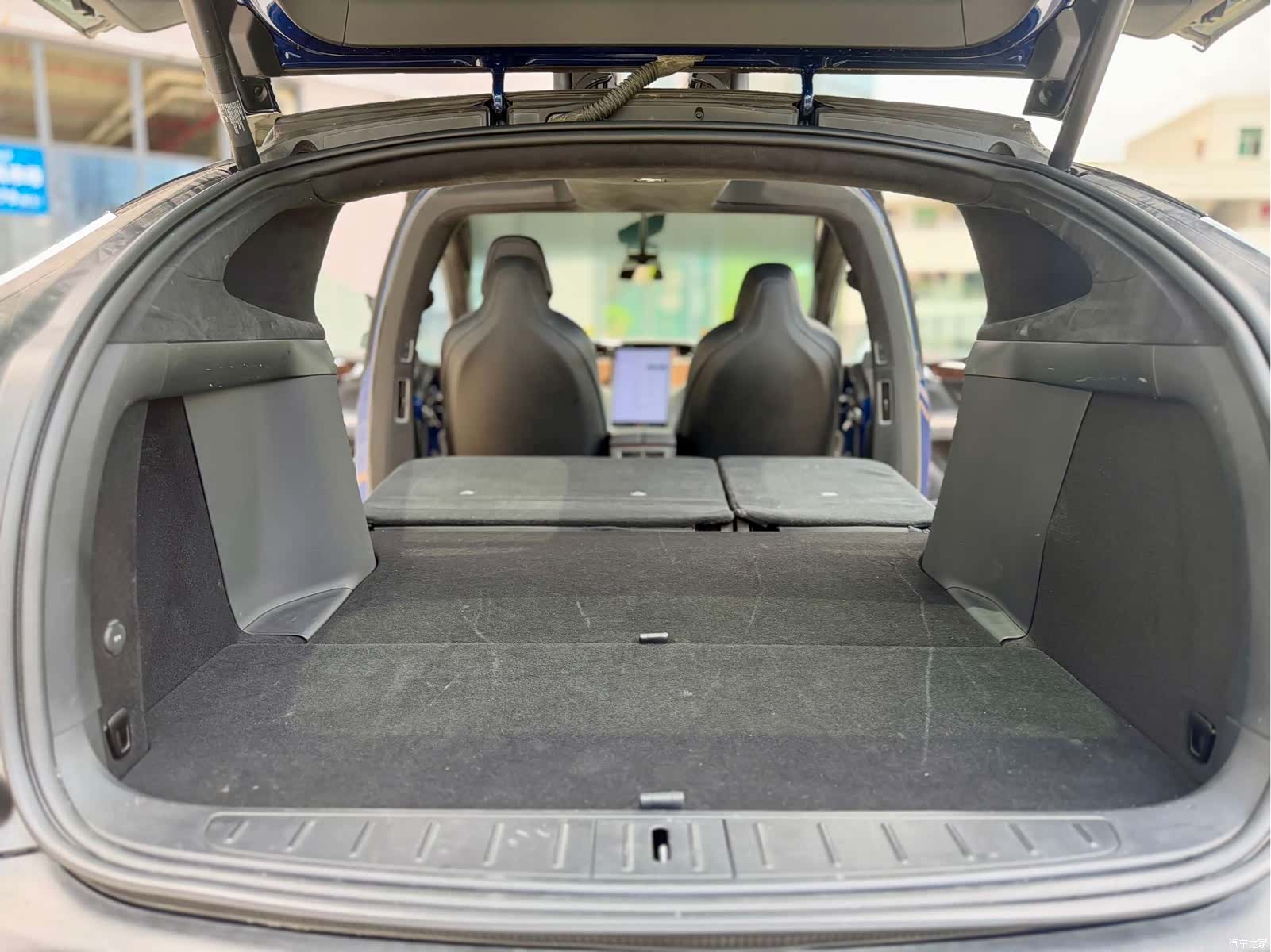 Tesla Model X, 2019 13