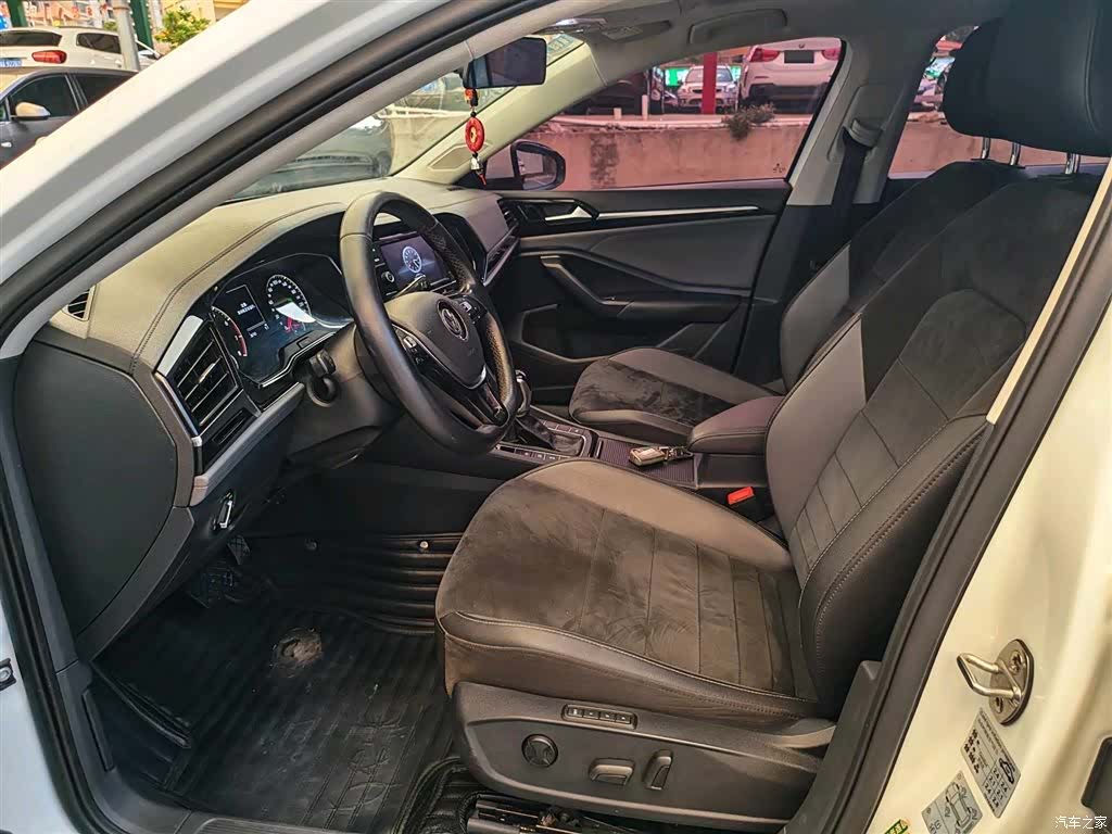 Volkswagen Sagitar, 2020 4