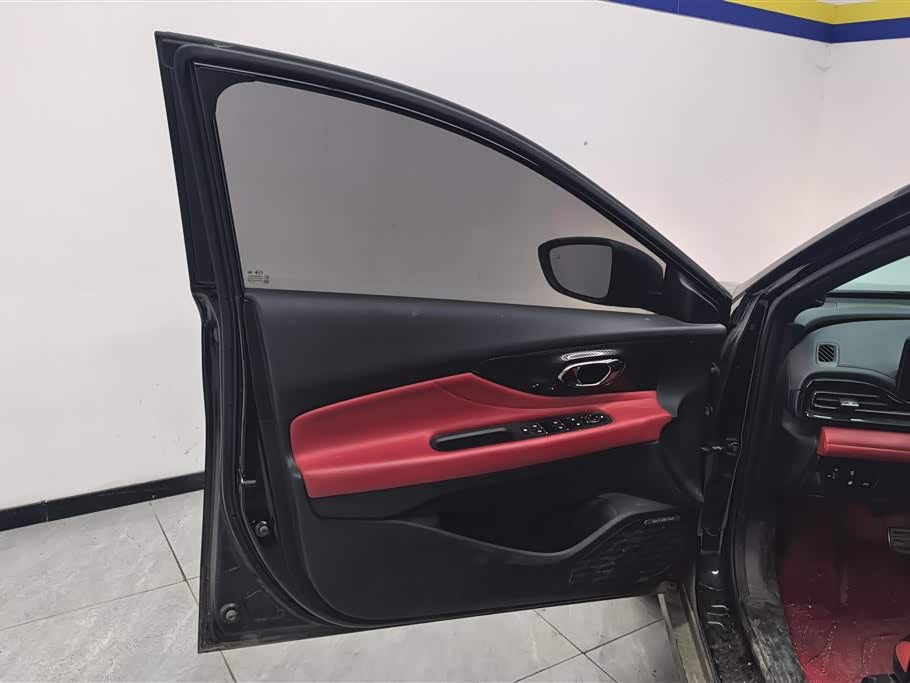 Trumpchi Shadow Leopard