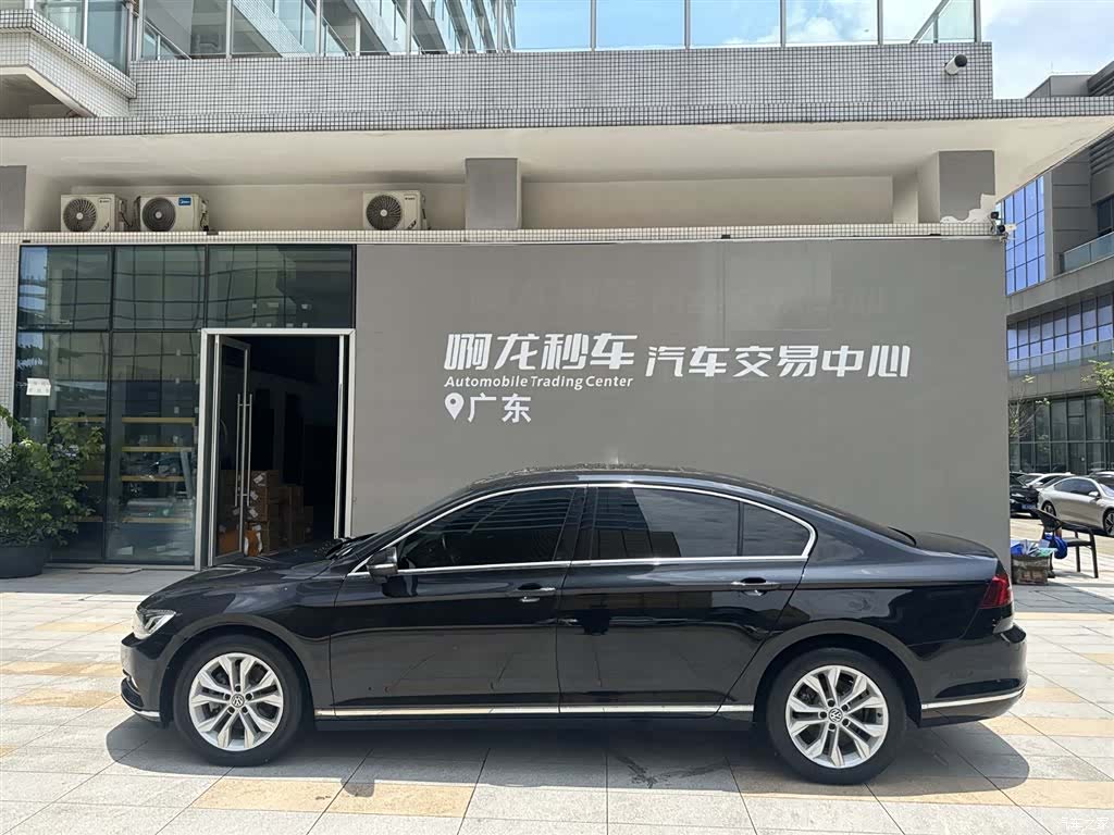 Volkswagen Magotan, 2018 3