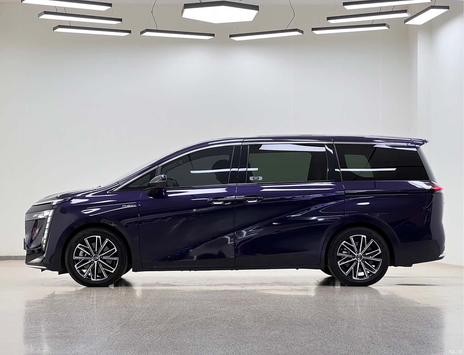 Trumpchi E8, 2023 4