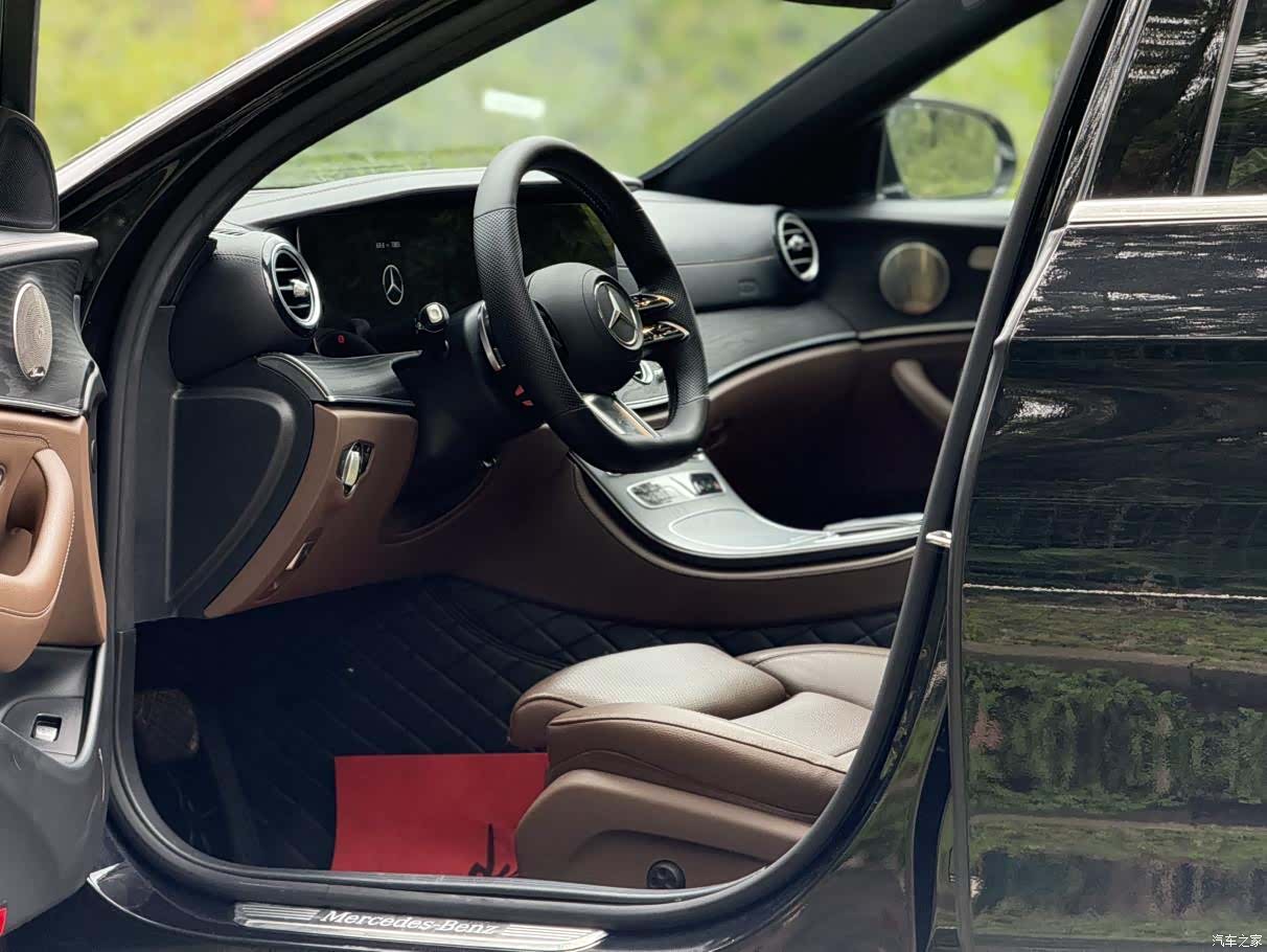 Mercedes-Benz E-Class, 2022 4