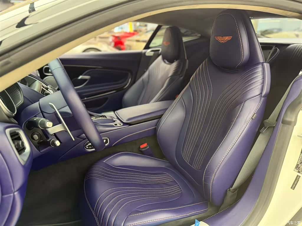 Aston Martin DB11, 2019 все фото