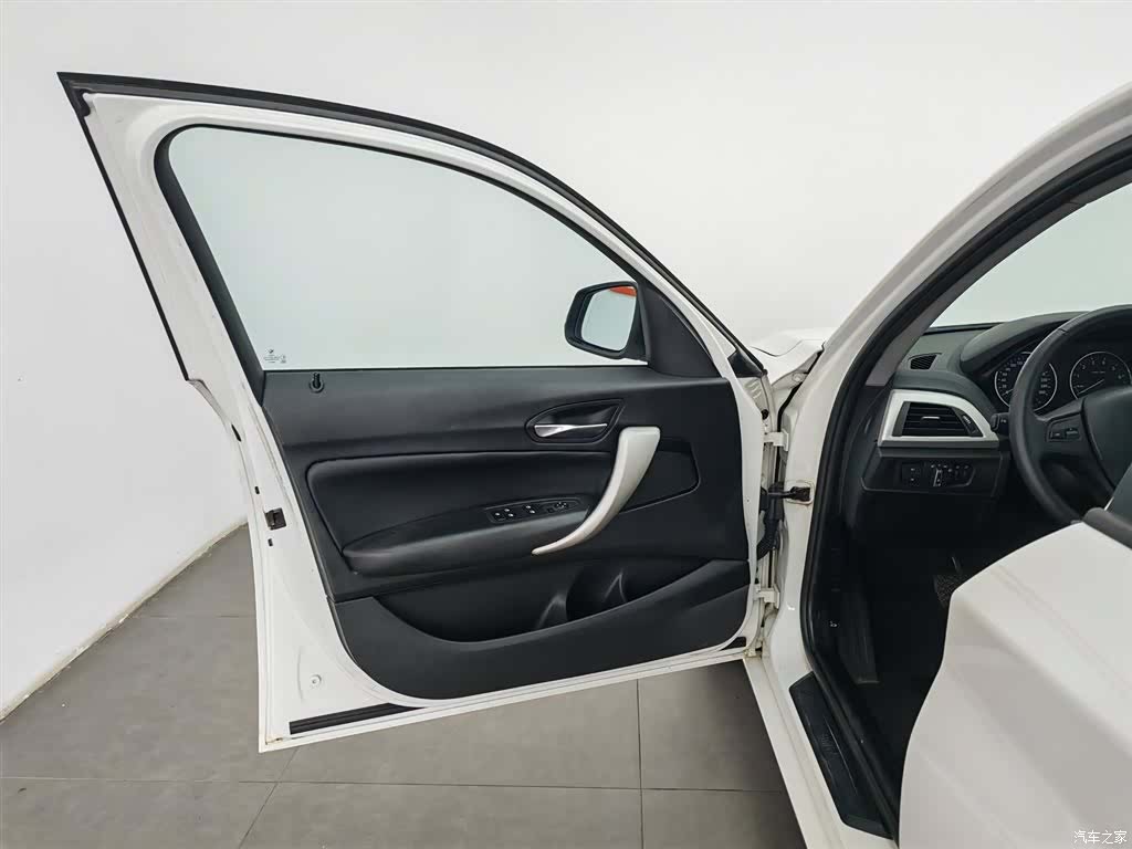 BMW 1 Series, 2012 8